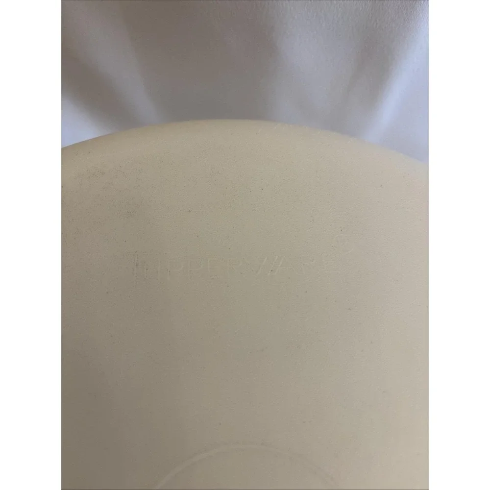 Tupperware Round Cake Carrier Gold W/Lid 1256-4 12